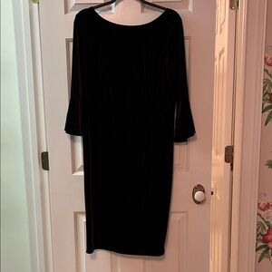 Crown & Ivy Black Long Sleeve Dress